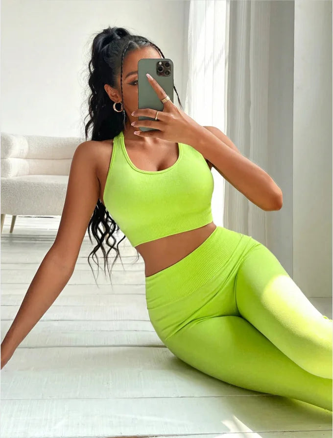 Seamless Women’s Yoga Set 2-Piece for Gym, Fitness & Sportwear